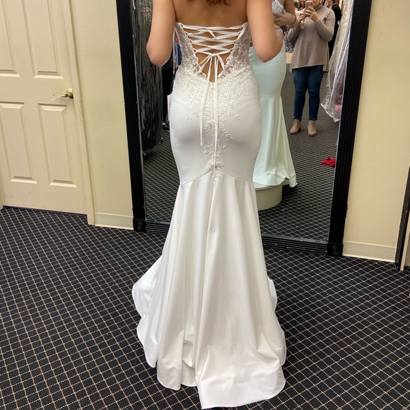 Never worn (except when trying on) Prom Dress ! - Picture 1 of 3